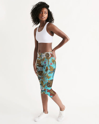 Abstrak dragonfly Women's All-Over Print Mid-Rise Capri