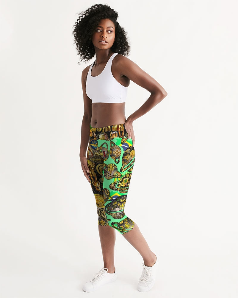 Ancient Abtsrak Women's All-Over Print Mid-Rise Capri