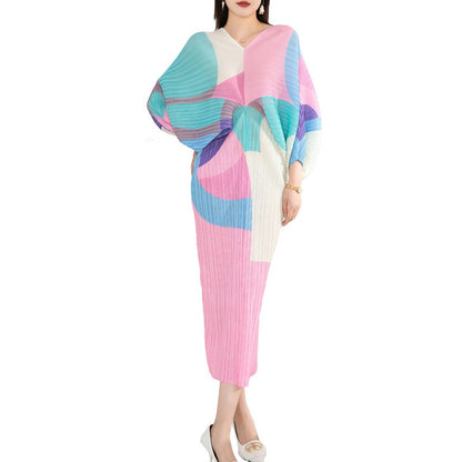 Printed bat sleeve dress with high-end temperament, pleated V-neck, slimming and buttocks wrapped long skirt