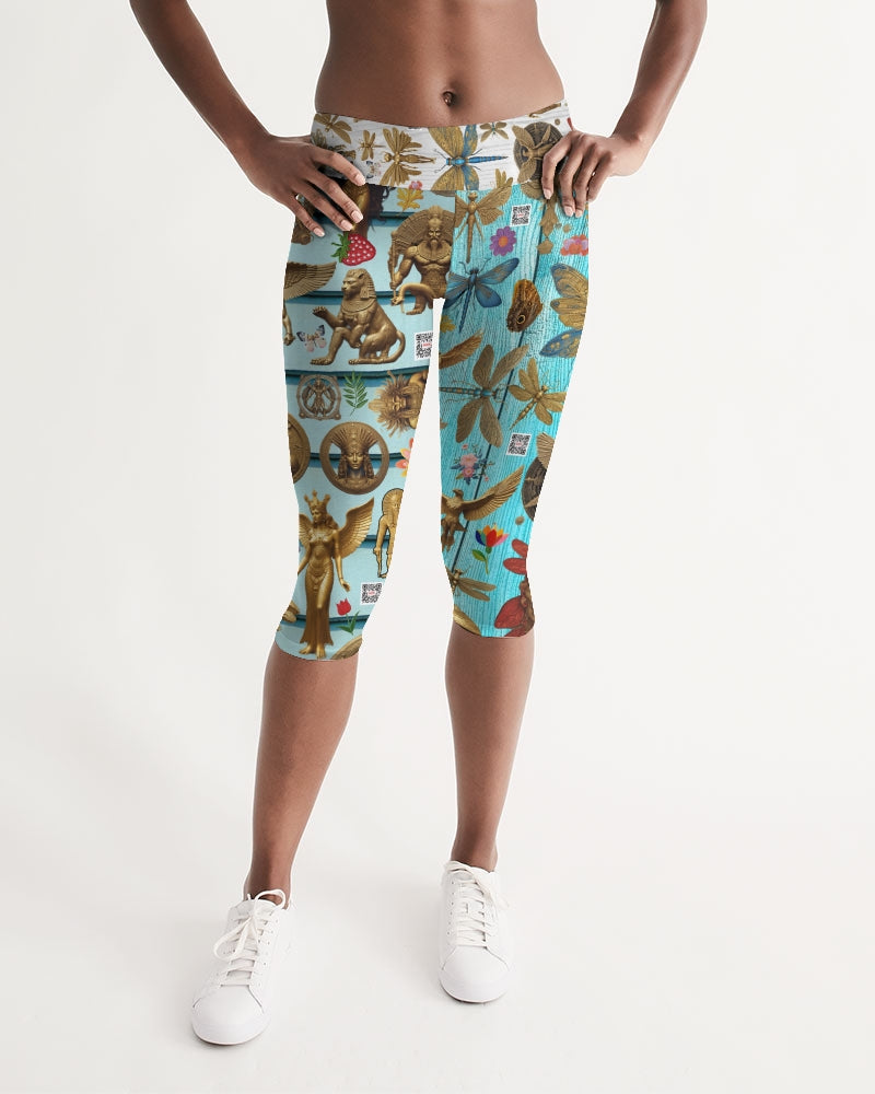 Abstrak dragonfly Women's All-Over Print Mid-Rise Capri