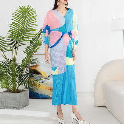 Printed bat sleeve dress with high-end temperament, pleated V-neck, slimming and buttocks wrapped long skirt