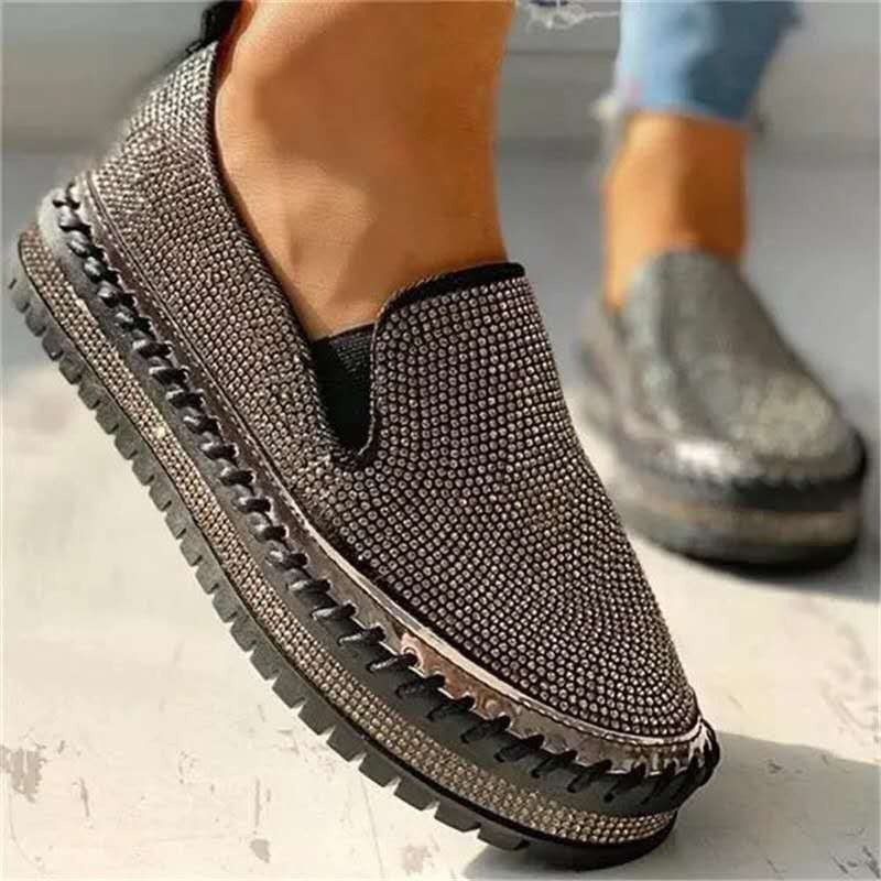 Wearing thick soled lazy casual rhinestones, Korean version versatile student shoe trend