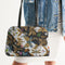 Abstrak dragonfly Shoulder Bag