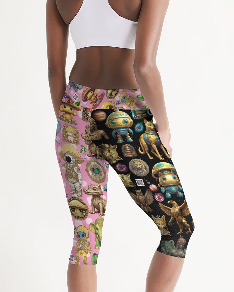 Alien Trendy Abstrak Collection Women's All-Over Print Mid-Rise Capri